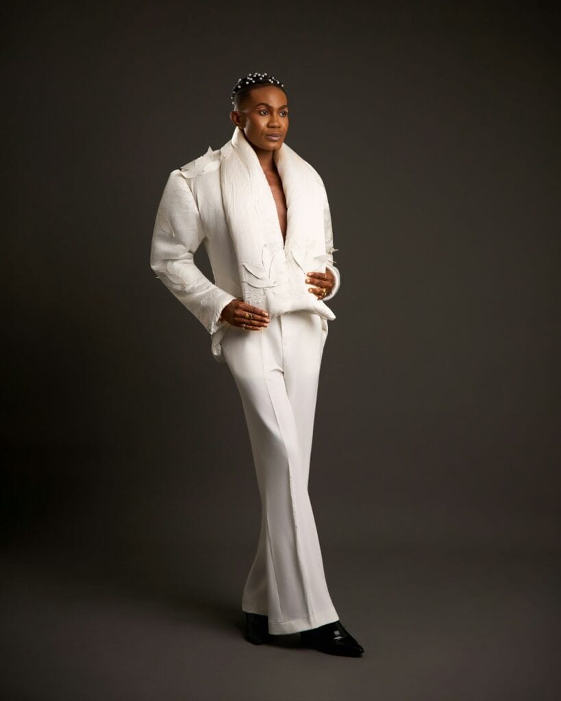 Tailored white suit with sculpted lapel, menswear produced in Italy